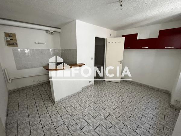 Location Studio 16.3 m² - 22 RUE GOURGOUILLON Tournon Sur Rhone 07300