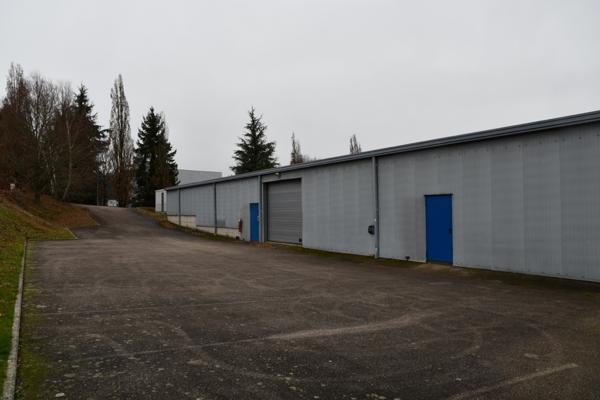 Local Commercial
         1 pièce
        - 1764 m²