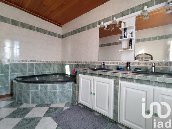 Maison à vendre 8 pièces 195 m² Lussac