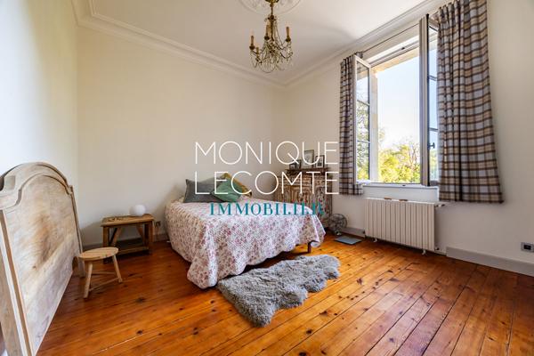 Immobilier de prestige à Bordeaux 			 33270 floirac 			BORDEAUX -MAISON DE MAÎTRE DE 600m2 SUR LES HAUTEURS-VUE PANORAMIQUE-PARC DE 2,17 HA- PISCINE ET TENNIS