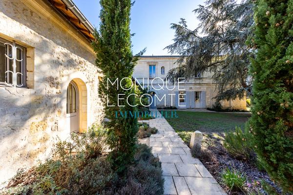 Immobilier de prestige à Bordeaux 			 33270 floirac 			BORDEAUX -MAISON DE MAÎTRE DE 600m2 SUR LES HAUTEURS-VUE PANORAMIQUE-PARC DE 2,17 HA- PISCINE ET TENNIS