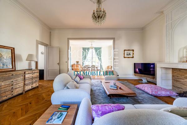 Immobilier de prestige à Bordeaux 			 33270 floirac 			BORDEAUX -MAISON DE MAÎTRE DE 600m2 SUR LES HAUTEURS-VUE PANORAMIQUE-PARC DE 2,17 HA- PISCINE ET TENNIS