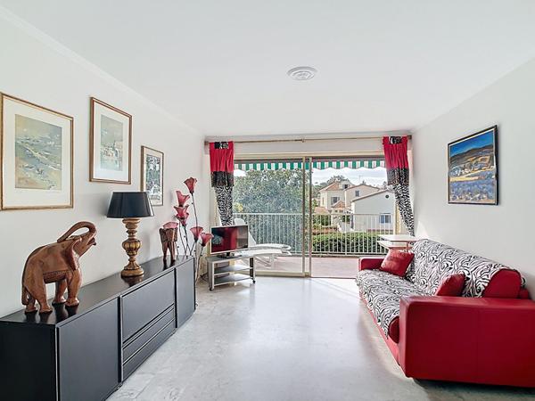 Appartement 2 pièces à vendre au dernier étage avec vue dégagée - Début Cap d'Antibes