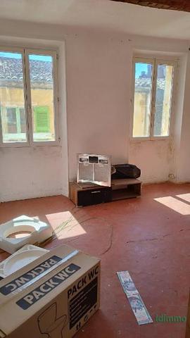 Affaire Draguignan immeuble de 5 appartements dont 4 F3 et un F2+cave et local 315000€ crn2392  Draguignan (83300)