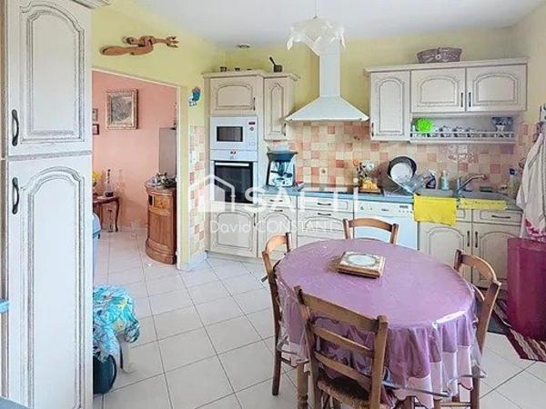 MAISON FAMILIALE EN CENTRE VILLAGE