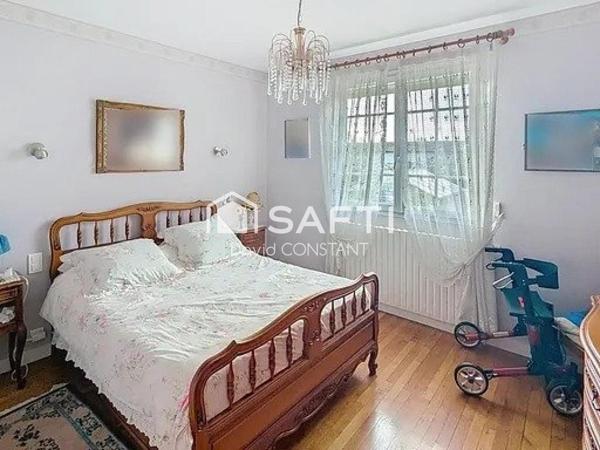 MAISON FAMILIALE EN CENTRE VILLAGE