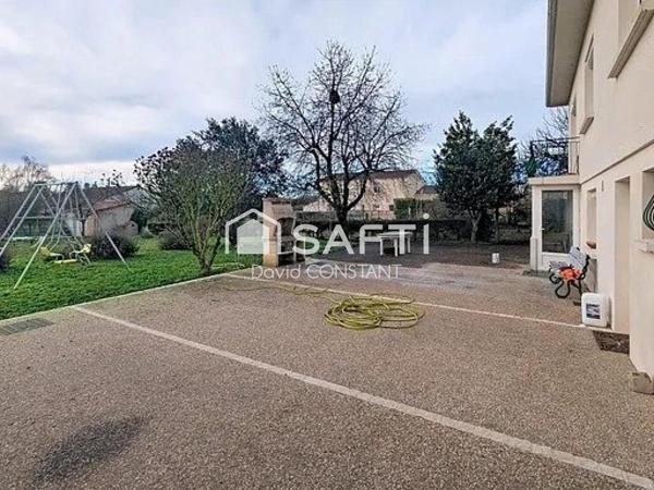 MAISON FAMILIALE EN CENTRE VILLAGE