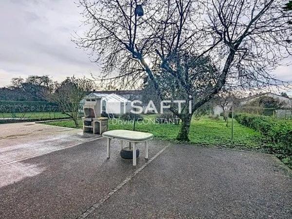 MAISON FAMILIALE EN CENTRE VILLAGE