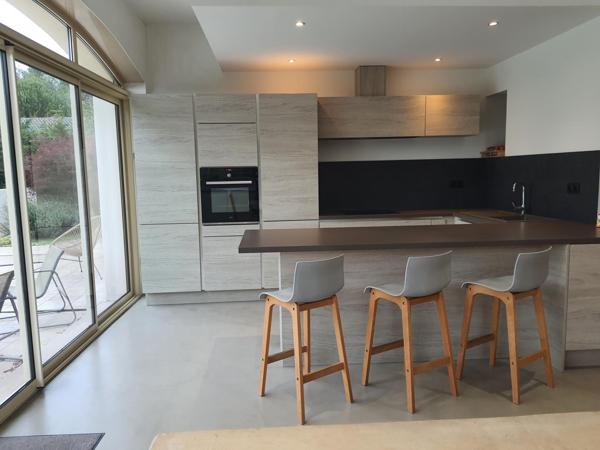 Maison à AMBARES-ET-LAGRAVE, 33440 - 7 pièces 240m²