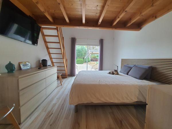 Maison à AMBARES-ET-LAGRAVE, 33440 - 7 pièces 240m²