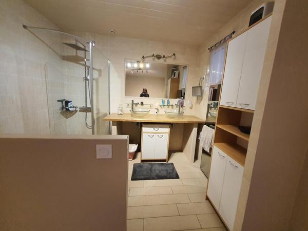 Maison à AMBARES-ET-LAGRAVE, 33440 - 7 pièces 240m²