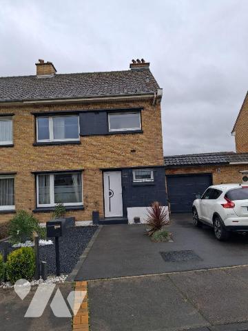 A VENDRE maison semi individuelle de 113m² habitable sur une parcelle de 249m² avec garage comp...