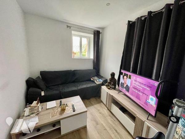 Appartement T2 loué, tout proche de la Gare à Vendre à Lannion (22300) en Côtes-d'Armor (22)
D...