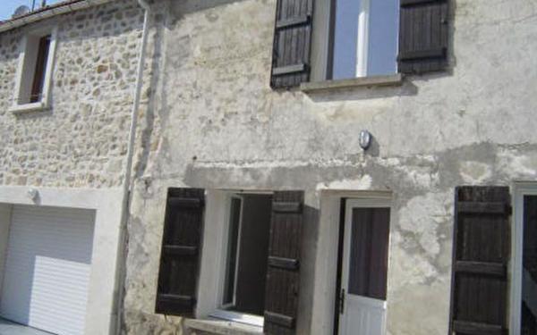 Maison à louer    2 pièces •  Rouvres-en-Multien