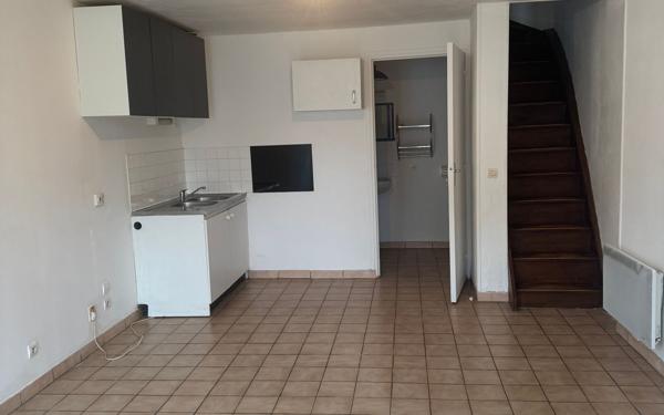 Maison à louer    2 pièces •  Rouvres-en-Multien