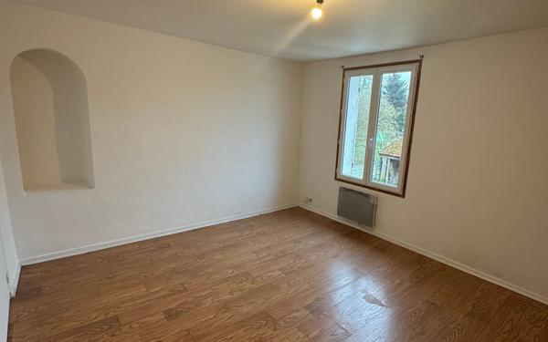 Maison à louer    2 pièces •  Rouvres-en-Multien