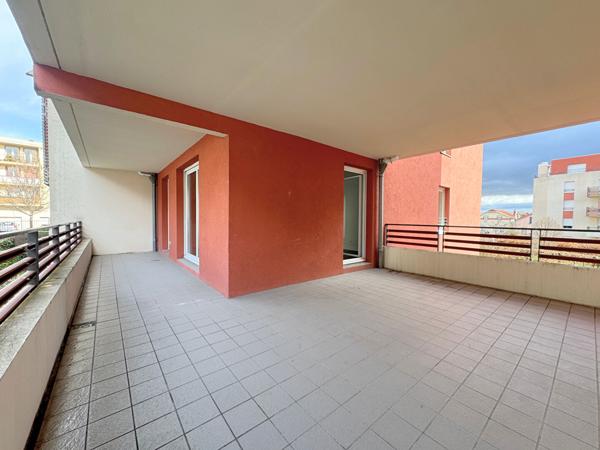 Vente
                Appartement77,84 m² - 4 Pièces -
                    CLERMONT FERRAND (63100)