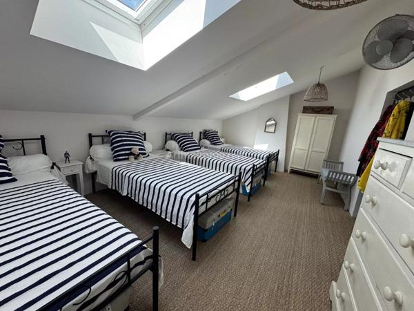 Vente Maison de village 9 pièces 278 m2 à Villeneuve