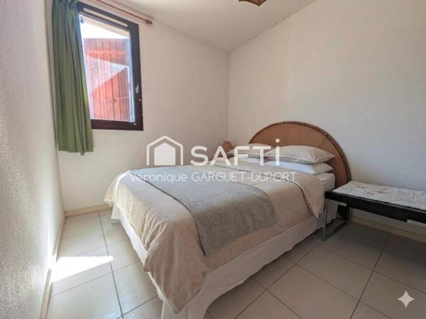 GRUISSAN T2 DANS RESIDENCE SECURISEE AVEC PISCINE