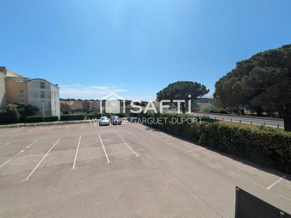 GRUISSAN T2 DANS RESIDENCE SECURISEE AVEC PISCINE