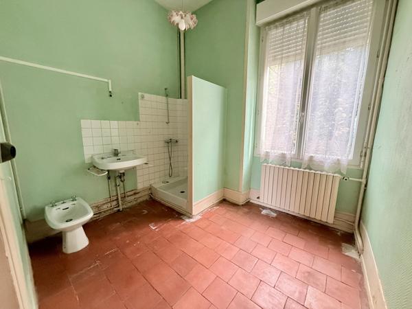 La Flèche (72200) MAISON DE VILLE - 130 M2