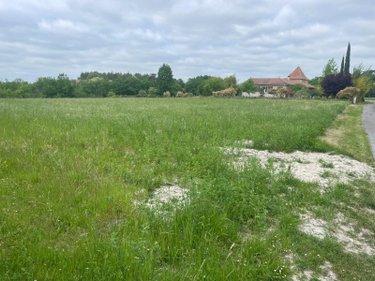 Terrain à Batir à vendre à Verteillac en Dordogne (24320), ref : 077/1724