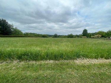 Terrain à Batir à vendre à Verteillac en Dordogne (24320), ref : 077/1724