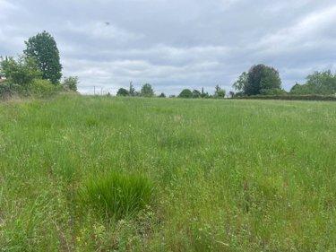 Terrain à Batir à vendre à Verteillac en Dordogne (24320), ref : 077/1724