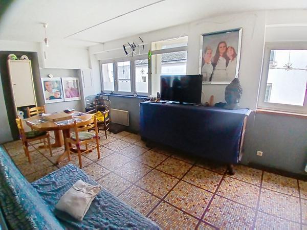 Immeuble centre-ville Scaer 4 logements 145 m2