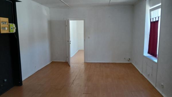 Immeuble centre-ville Scaer 4 logements 145 m2