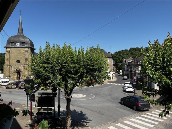 Local commercial à vendre |  Objat |  Fonds de commerce | 250 m²
