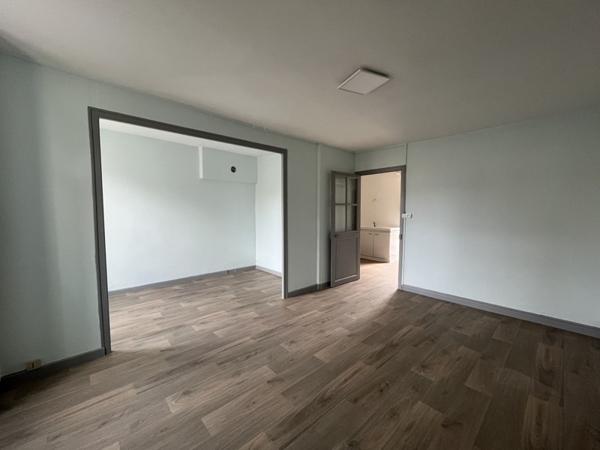 Maison à louer 550 € CC St-Amand-Montrond 1 pièce 32 m² DPE D