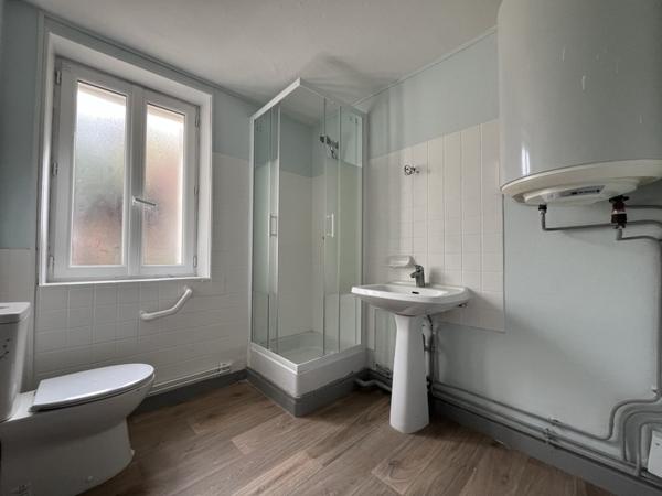 Maison à louer 550 € CC St-Amand-Montrond 1 pièce 32 m² DPE D