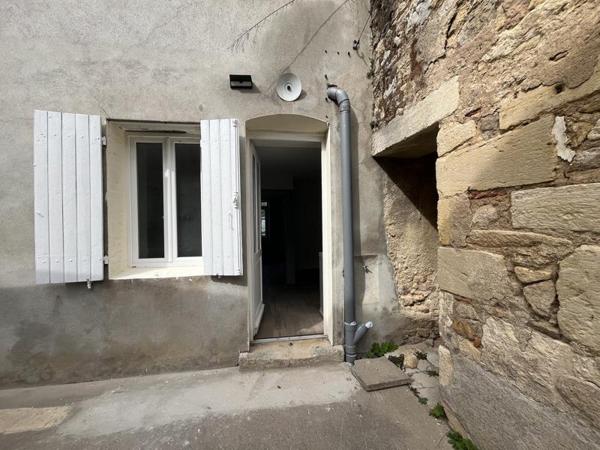 Maison à louer 550 € CC St-Amand-Montrond 1 pièce 32 m² DPE D