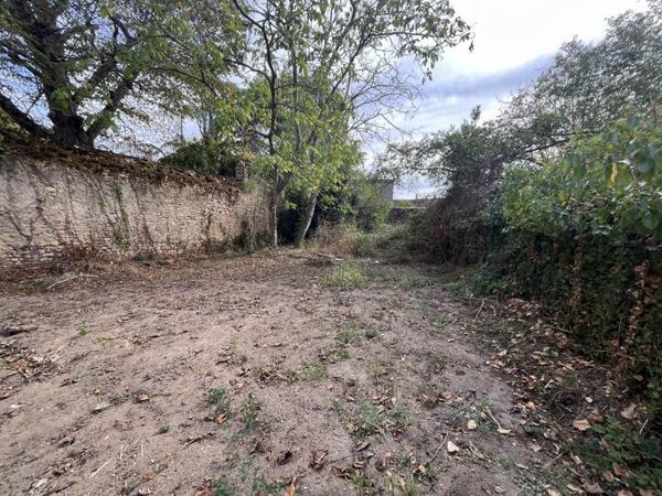 Maison à louer 550 € CC St-Amand-Montrond 1 pièce 32 m² DPE D