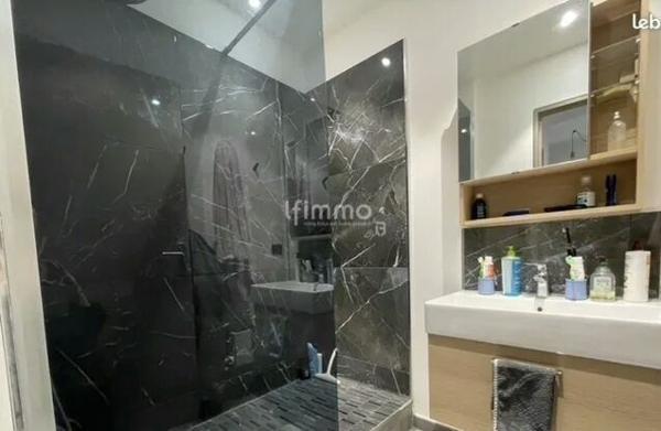 T4 72m2 rez-de-chaussée élevé Aubagne Centre