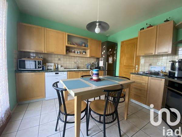 Maison traditionnelle 4 pièces de 115 m² à Montluçon (03100)