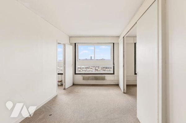 Dernier étage avec vue exceptionnelle sur tout Paris
