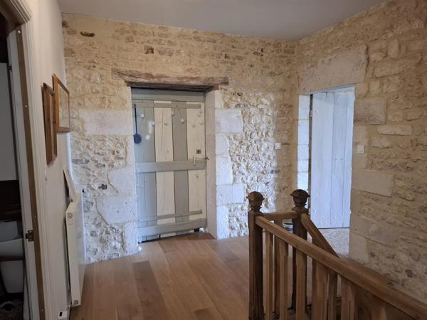 Fabuleuse maison de ville avec potentiel commercial à proximité de toutes les commodités