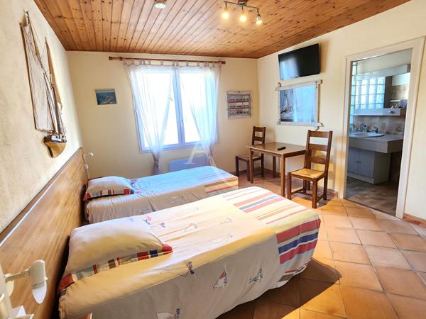 Maison Vaire 10 pièces - 231 m²