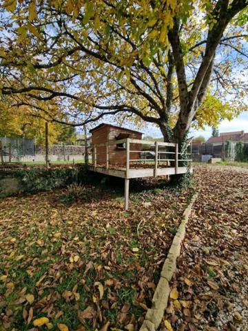 Beau pavillon 5 chambres sur sous sol