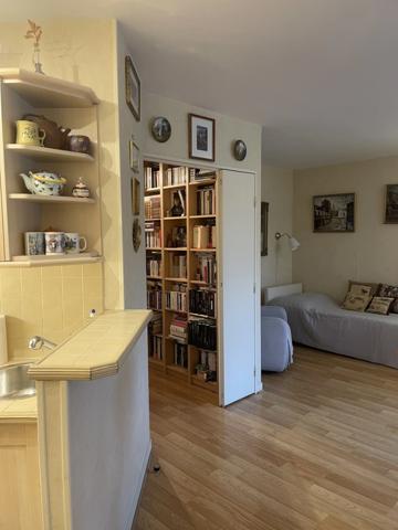 Cœur de ville, résidence senior Les Hespérides de Levallois , Grand studio 40m²