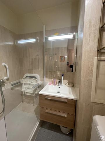 Cœur de ville, résidence senior Les Hespérides de Levallois , Grand studio 40m²