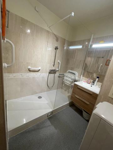 Cœur de ville, résidence senior Les Hespérides de Levallois , Grand studio 40m²