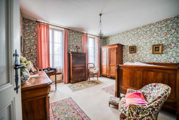 MAISON DE VILLE COEUR DE ST PIERRE D'OLERON 6/8 CHAMBRES