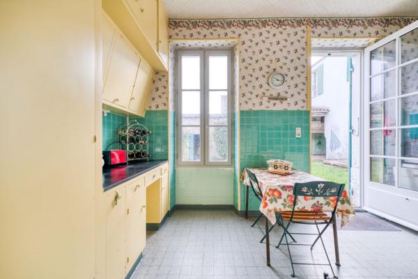 MAISON DE VILLE COEUR DE ST PIERRE D'OLERON 6/8 CHAMBRES