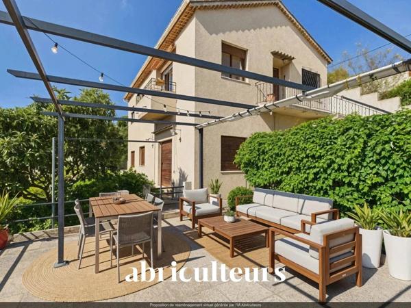 Appartement dans maison Vue mer panoramique en vente dans le Quartier du Coteau Saint-Pierre 93 m² (06150)