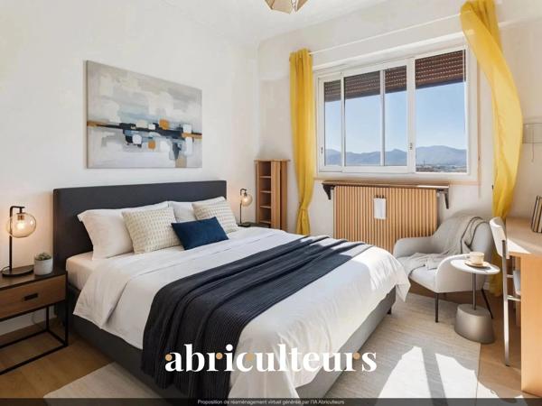 Appartement dans maison Vue mer panoramique en vente dans le Quartier du Coteau Saint-Pierre 93 m² (06150)