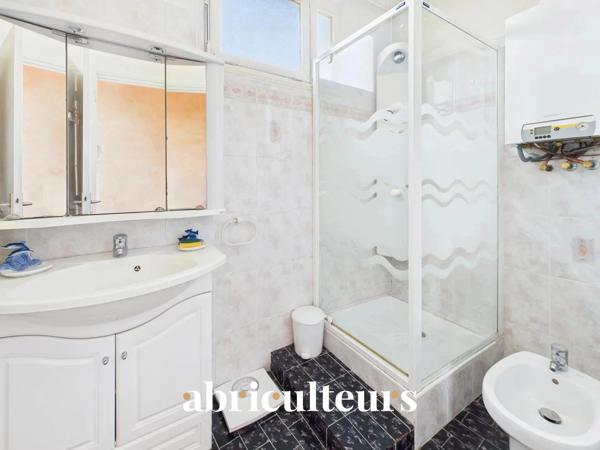 Appartement dans maison Vue mer panoramique en vente dans le Quartier du Coteau Saint-Pierre 93 m² (06150)