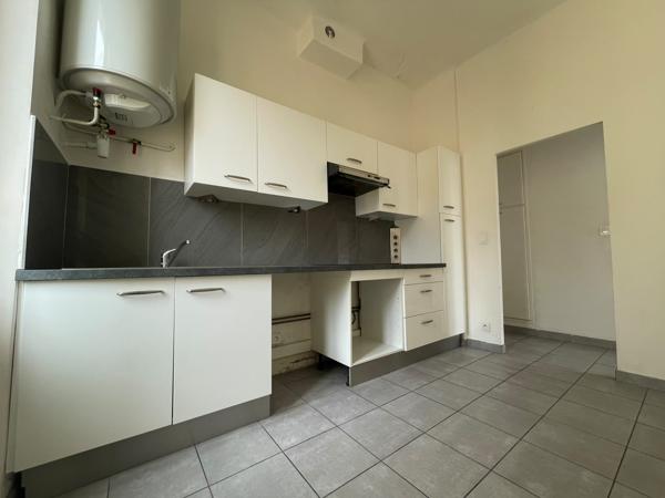 Appartement
         2 pièces
        - 39 m² 139 000 € *